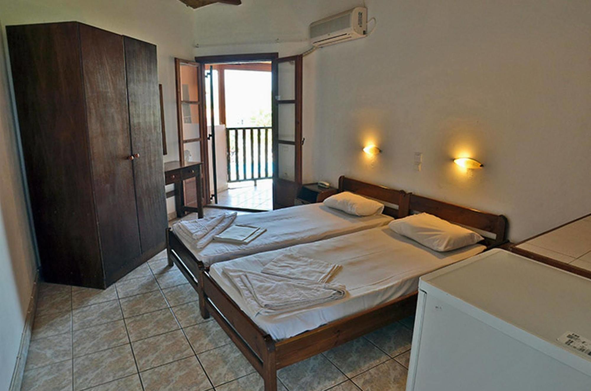Perkes Complex (adults Only)