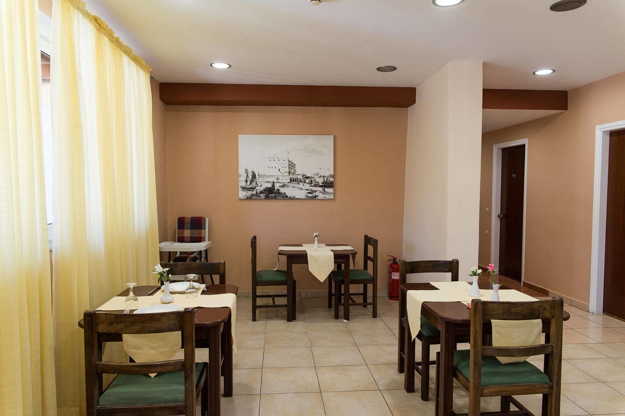 Perkes Complex (adults Only) Laganas