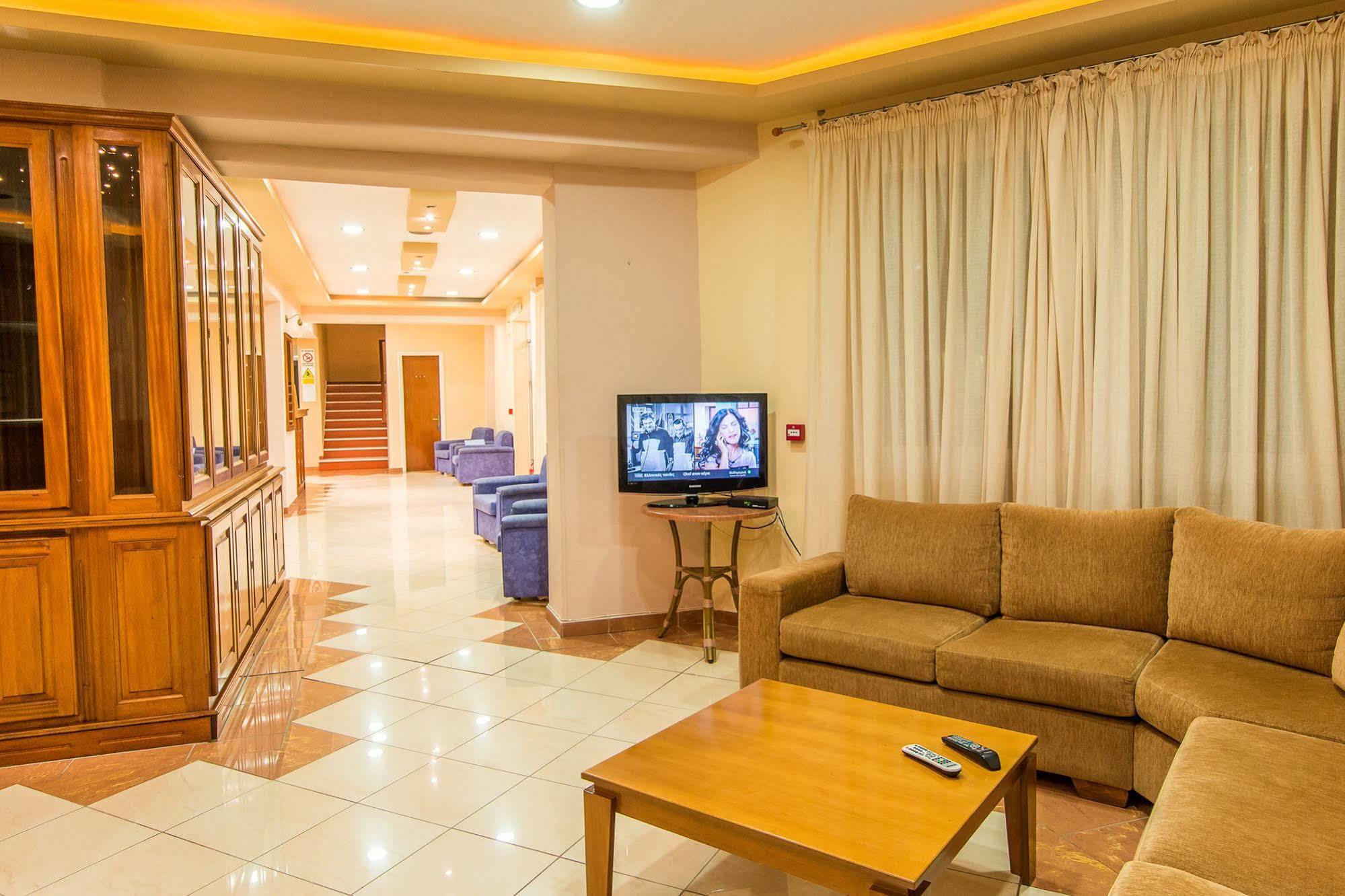 Perkes Complex (adults Only) 3*